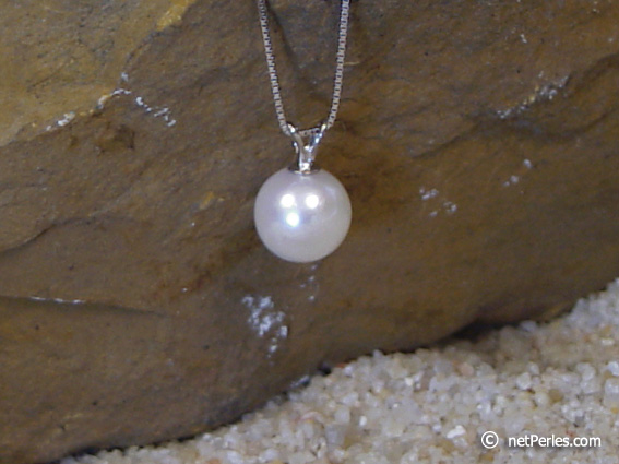 Colgante V Perla Blanca de Akoya 9-9.5 mm AAA